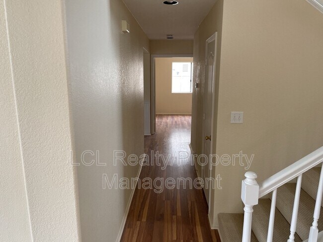 Building Photo - 30322 Marne Way