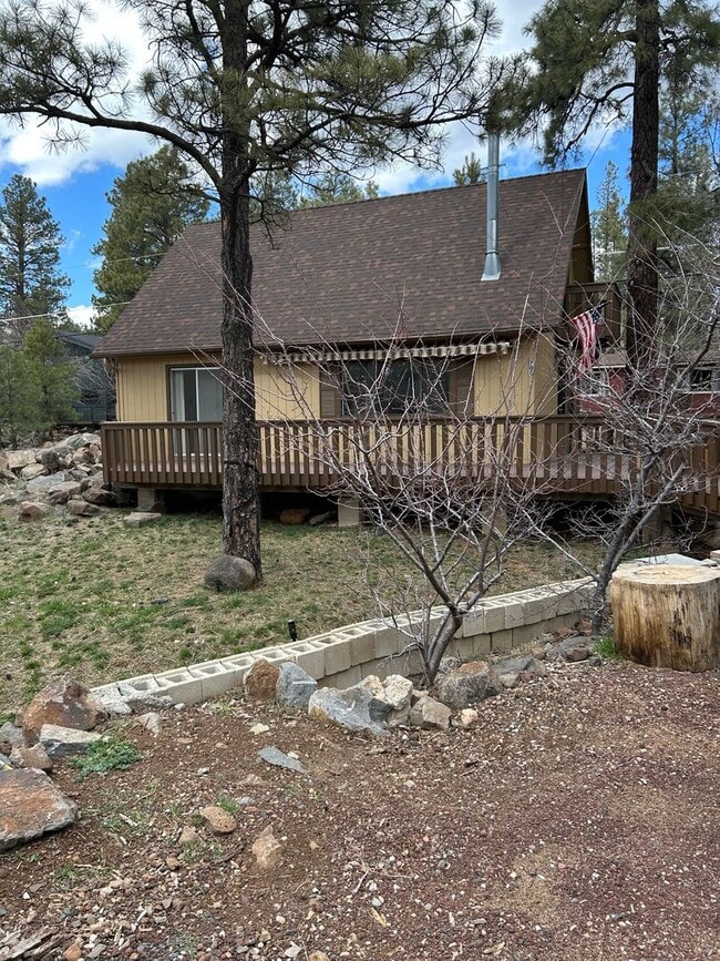 Building Photo - 3 bedroom Munds Park Home