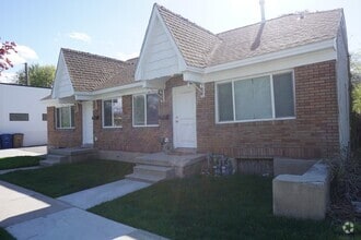 Building Photo - 500 E. Duplex