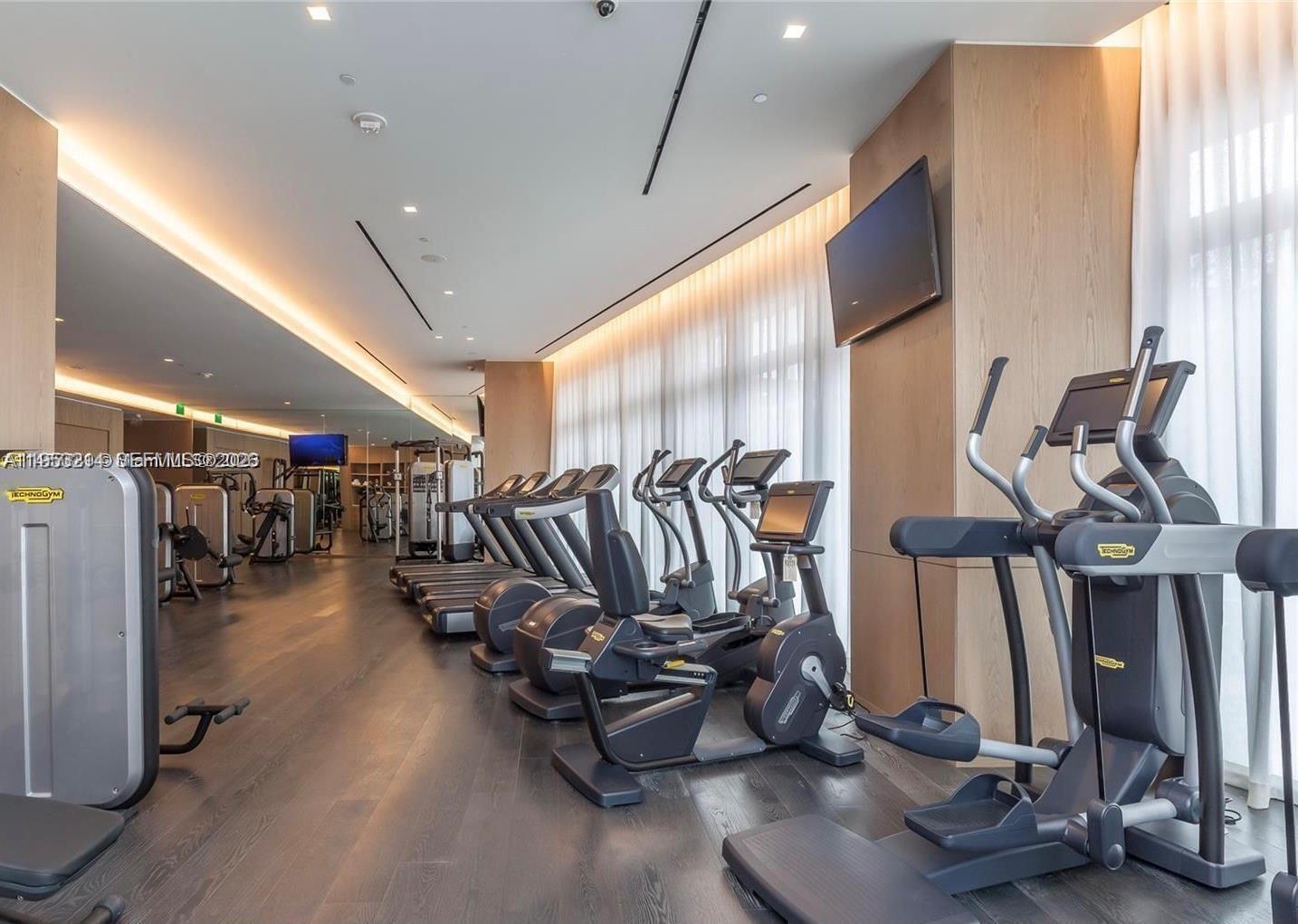 Building Photo - 801 S Miami Ave