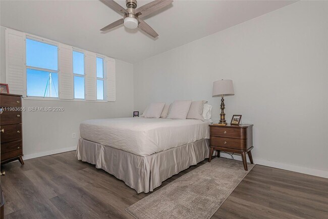 Building Photo - 2731 NE 14th Street Causeway