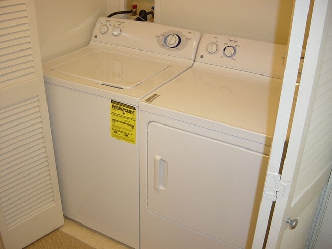 Building Photo - Upgraded, 2 dual primary bedrooms with bat...