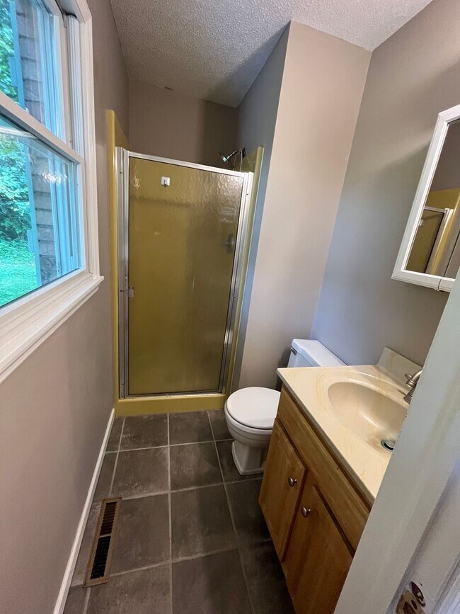 Building Photo - Charming 3bd/2ba House In Fleetwood