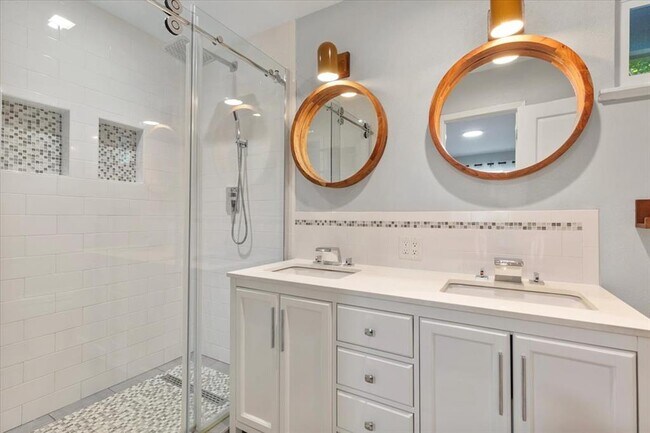 Building Photo - 5313 Harvest Ln