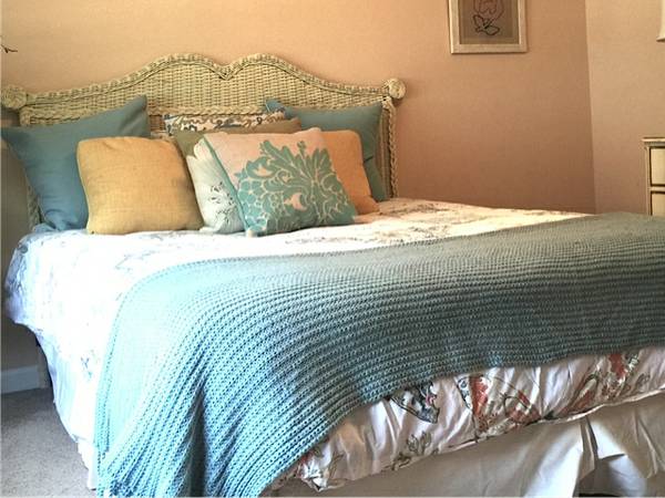 large master w/larg closet - 6531 Deane Hill Dr