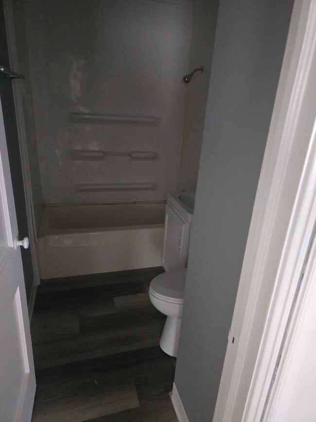 Building Photo - 2137 N Prospect Rd