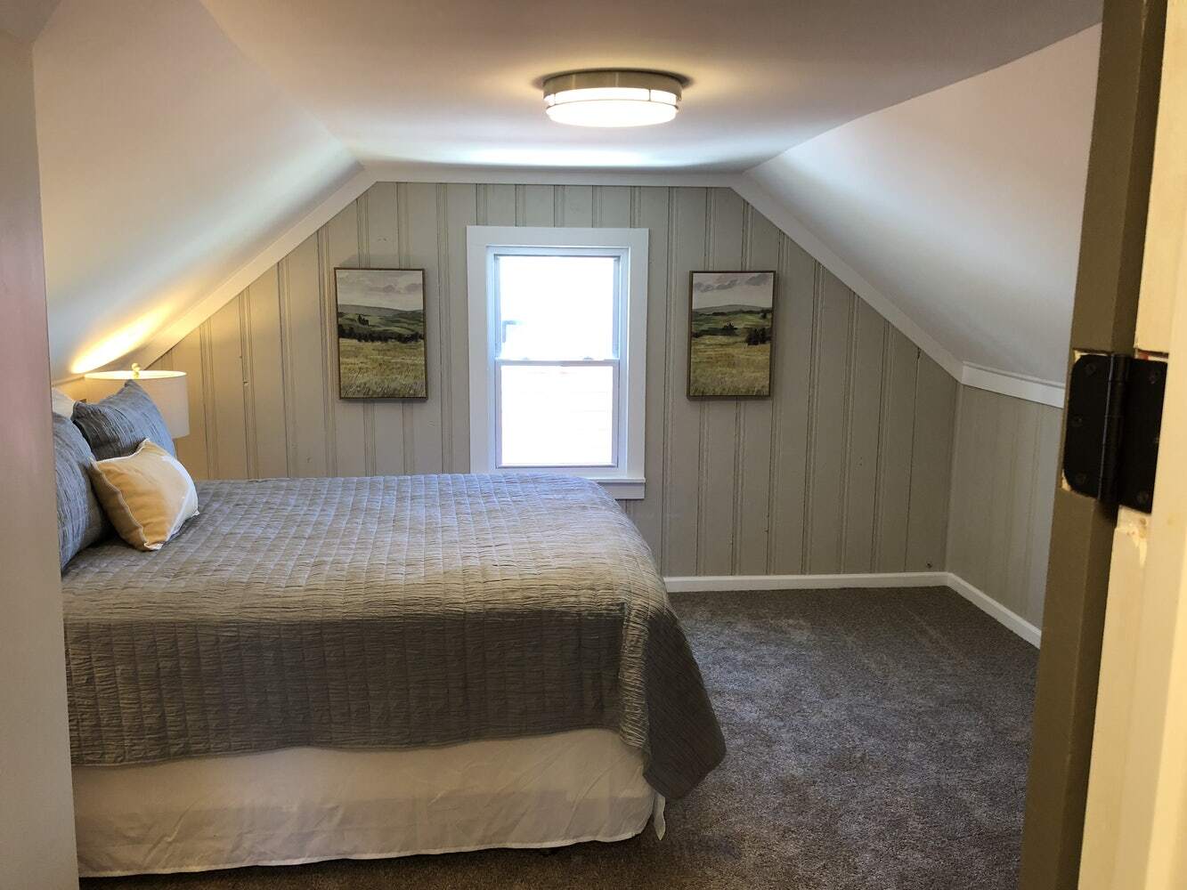 Building Photo - 1561 W 40th St