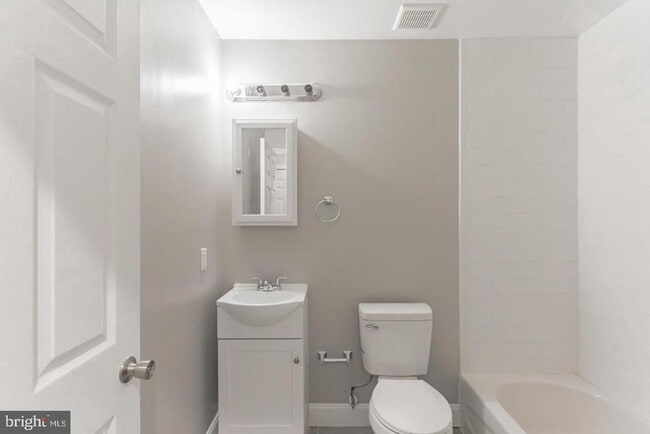 Building Photo - 667 N 39th St