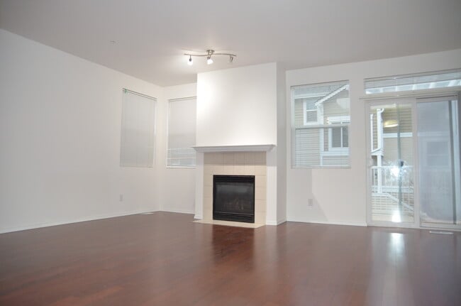 Building Photo - 11894 NE 163rd Pl