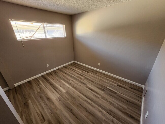 Building Photo - 2527 N Crawford St