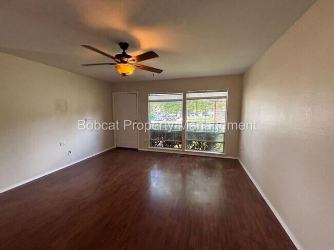 Building Photo - 1650 Walker Dr