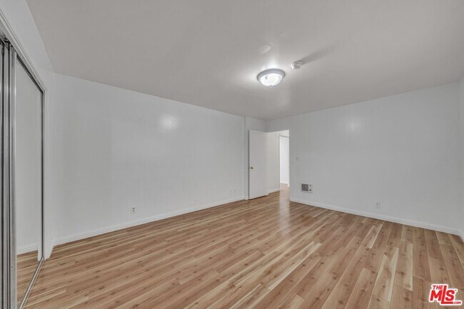 Building Photo - 1014 4th St