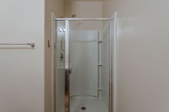 Building Photo - Modern 4 Bed Tucson Rental with Spacious K...