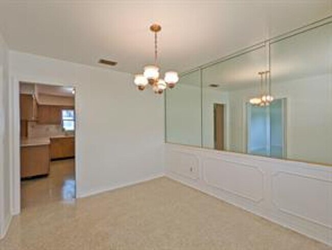 Building Photo - Available Immediately!