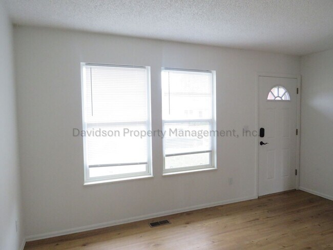 Building Photo - 5160 Marabou Way