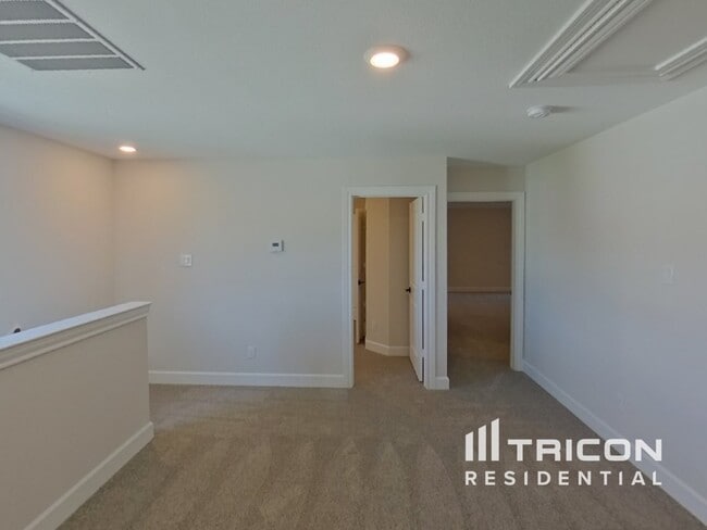 Building Photo - 1221 Bullock Dr