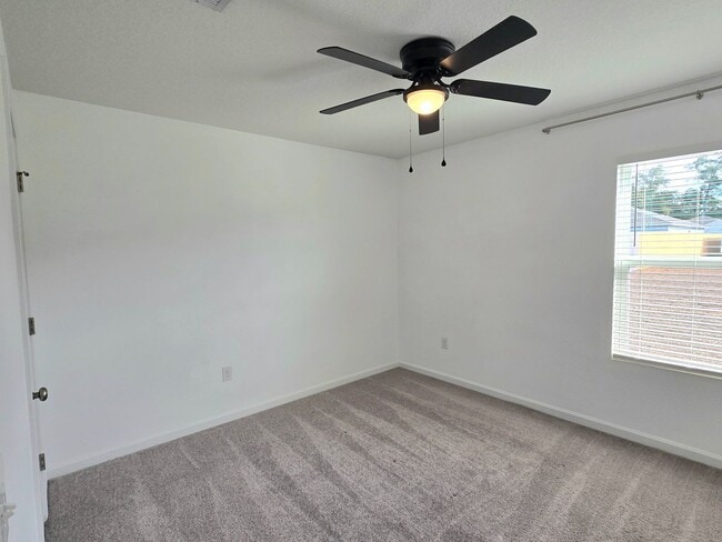 Building Photo - Charming 3-Bed/2 Bath Home