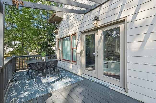 Building Photo - 1399 N Druid Hills Rd