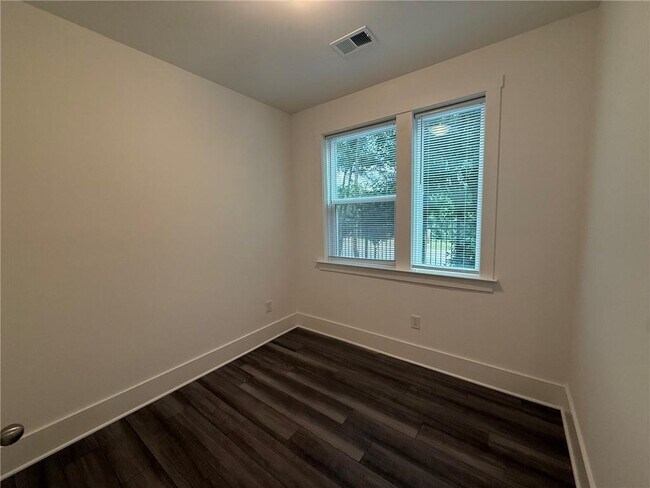 Building Photo - 1531 Layton Ln NW