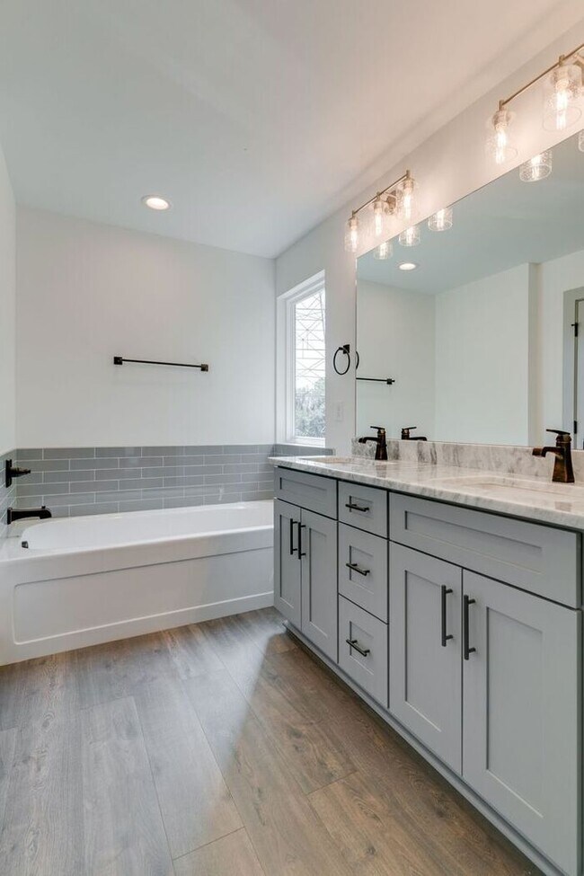 Building Photo - Beautiful Newer Build in Madison!