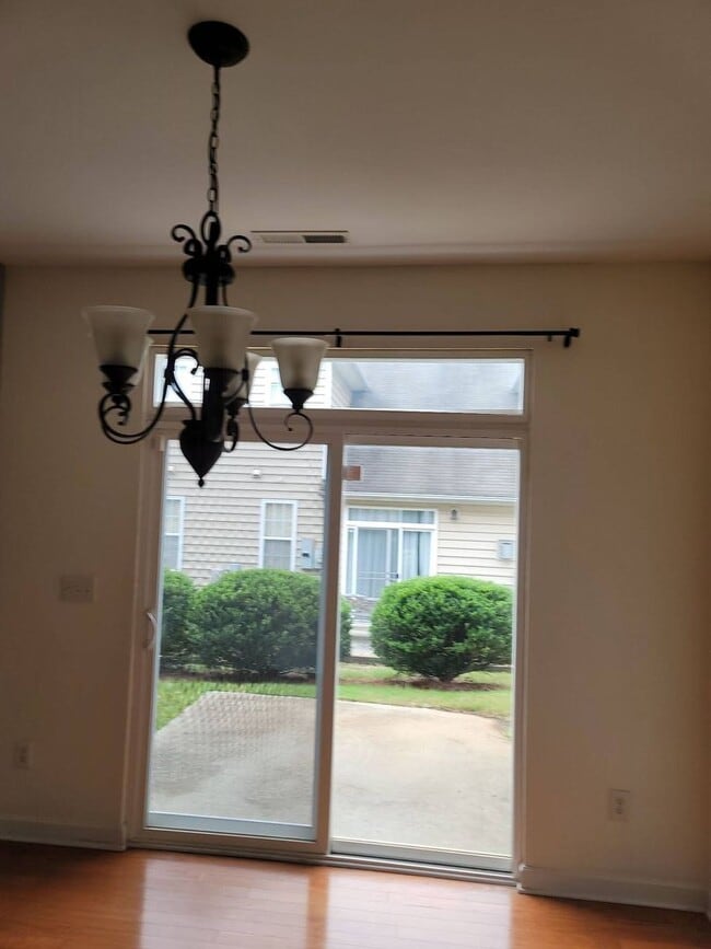 Building Photo - Nice Townhome off Providence Rd/485 South