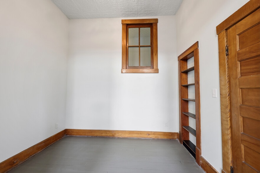 Study / Den - 217 N Sibley Ave