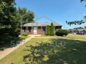Building Photo - 3 Bedroom, 2.5 Bath with Finished Basement