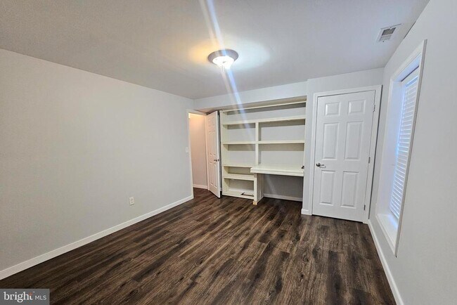 Building Photo - 6125 Hot Spring Ln
