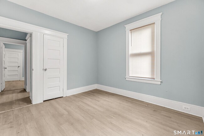 Building Photo - 105 Carleton Ave