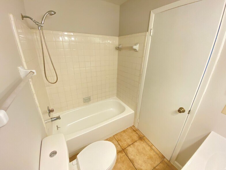 Building Photo - 135 Sand Pine Cir