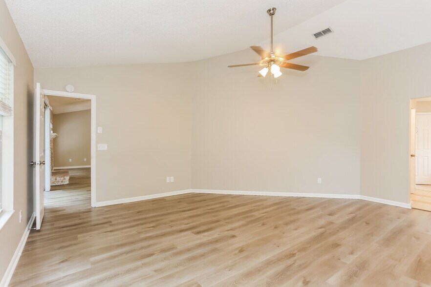 Building Photo - 1554 Mountain Lake Dr W