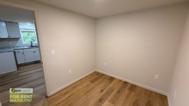 Building Photo - Completely Updated Easley 2/1 Available Now!