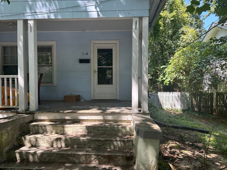 Building Photo - 11 Springdale Ct