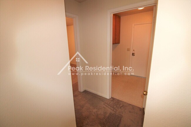 Building Photo - Nice 3bd/2ba House with 2 Car Garage near Bell & Rio Linda Blvd