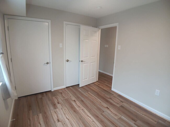 Building Photo - Blacksburg, 2 BR / 1 BA Available August 7th, 2026.