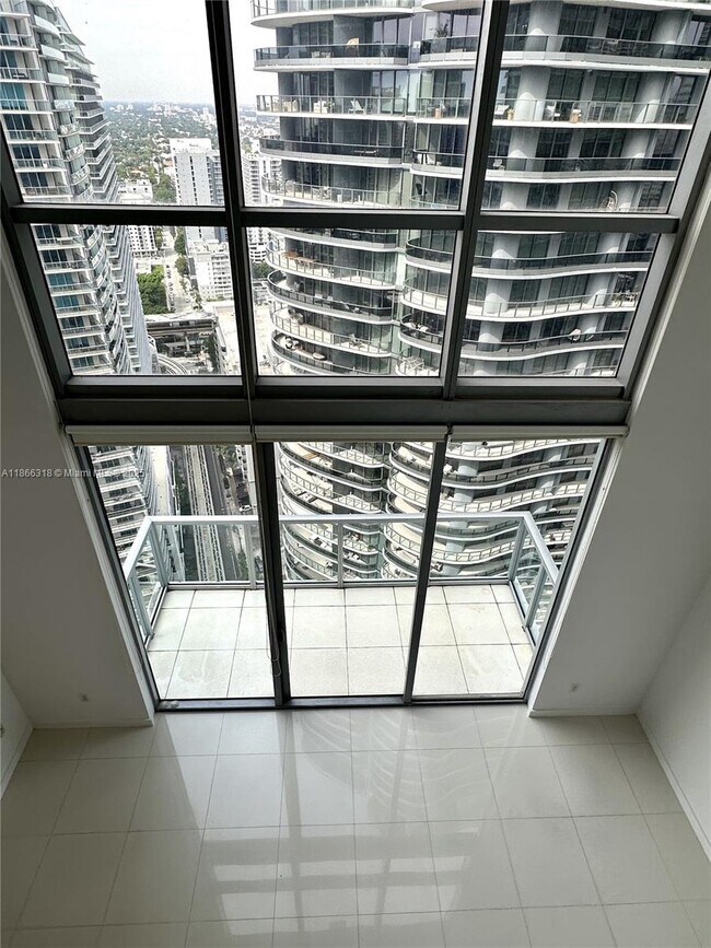 Building Photo - 1050 Brickell Ave