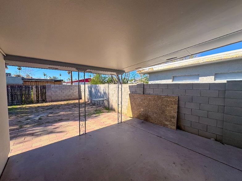 Building Photo - 458 S Mulberry