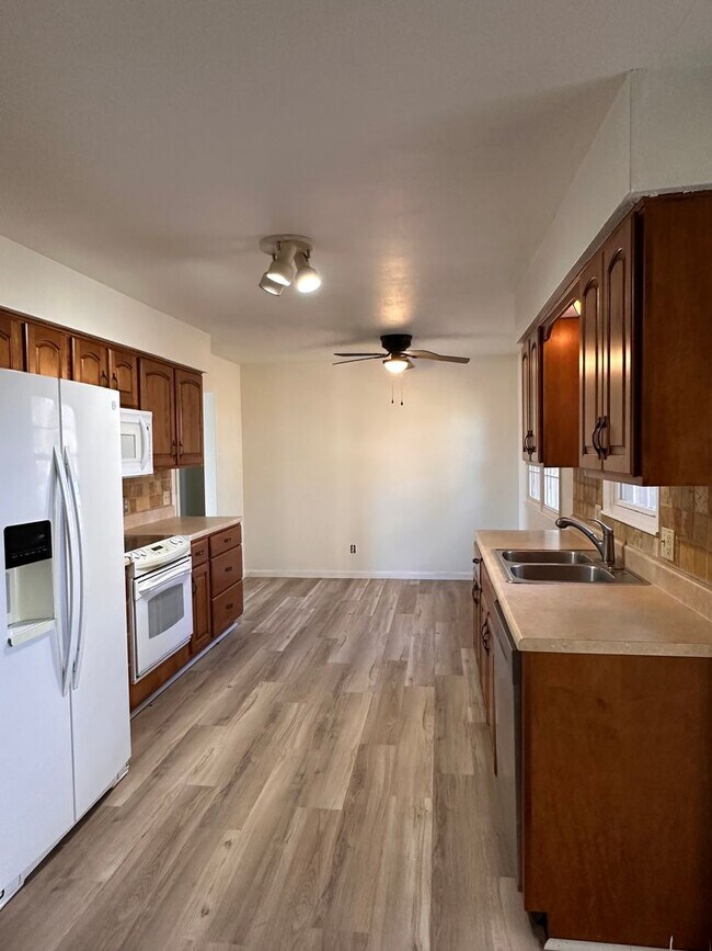 Building Photo - House in Springfield- Kickapoo Schools