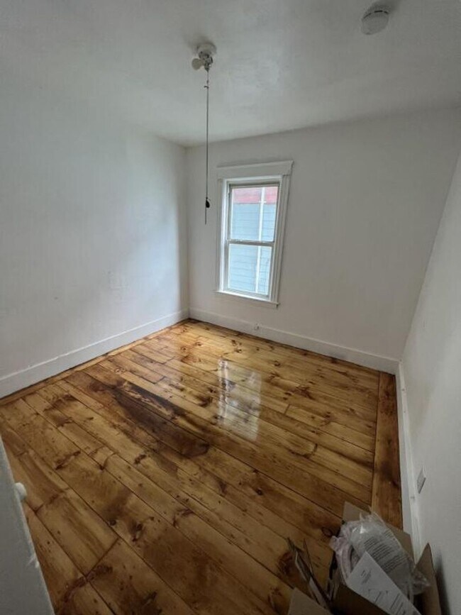 Building Photo - 273 Grafton St