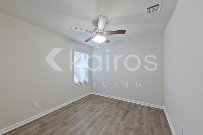 Building Photo - 129 SANTIAGO COURT