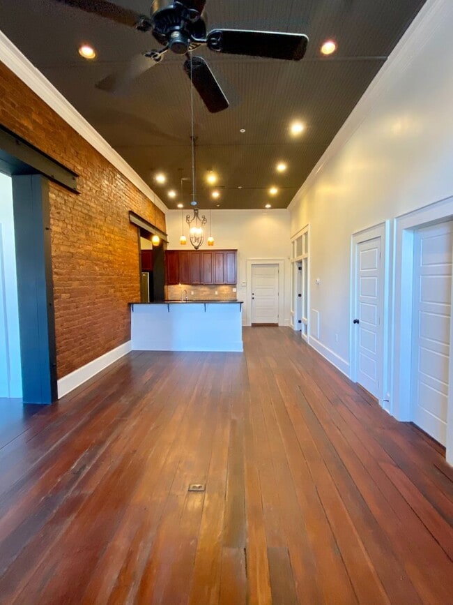 Building Photo - Beautiful 2BR/2BA Loft in Downtown Opelika