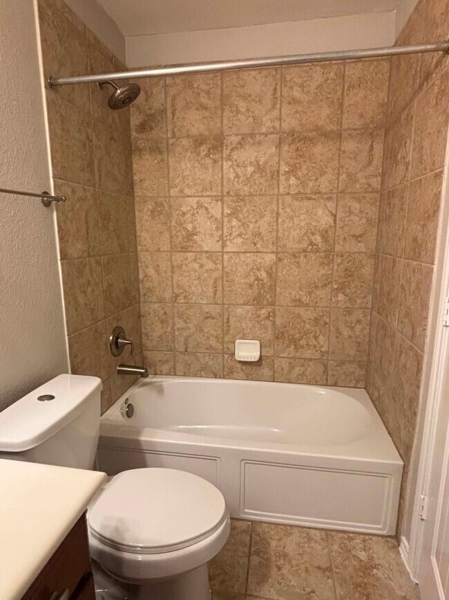 Building Photo - 1707 Hickory Burl Ln