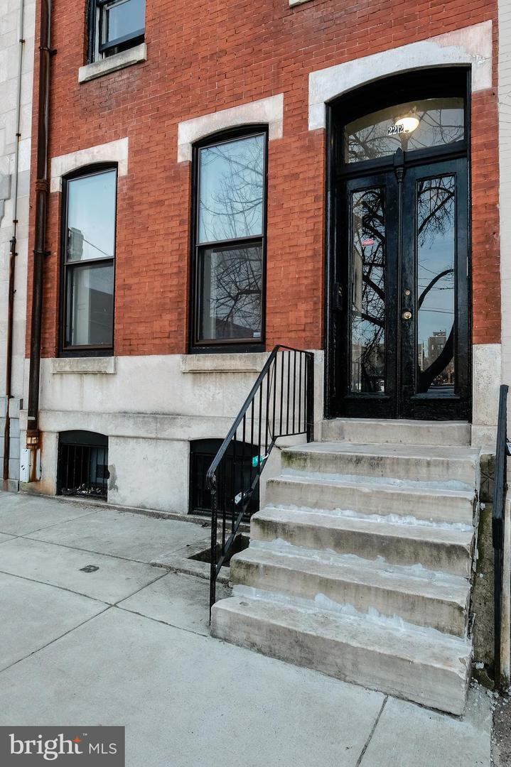Building Photo - 2212 Fairmount Ave