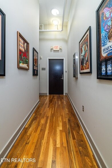 Building Photo - 400 W Church Ave