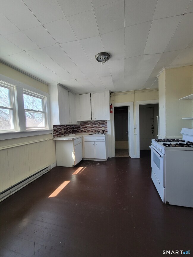 Building Photo - 120 North St