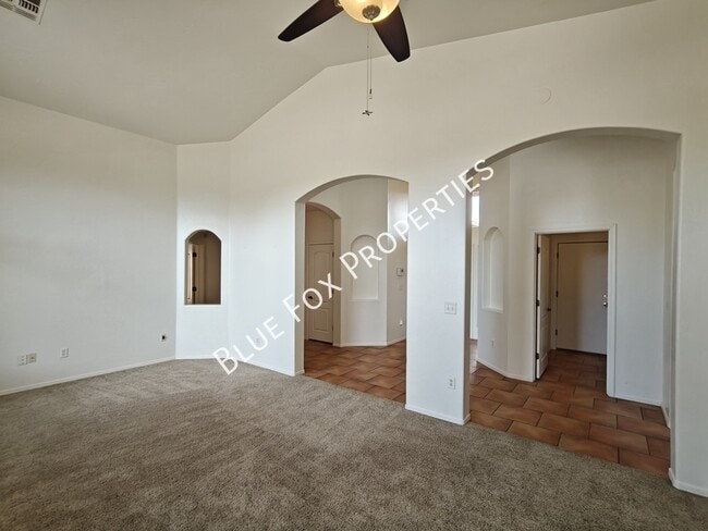 Building Photo - 5322 W Olivine Dr