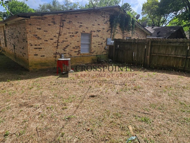 Building Photo - Coming Soon! Cozy 3 Bedroom Unit!