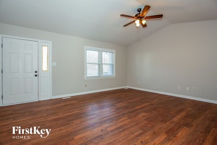 Building Photo - 2449 Amity Ave
