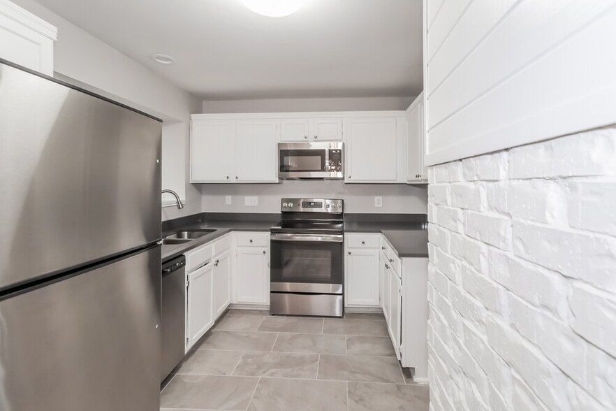 Building Photo - 216 Lantana Dr