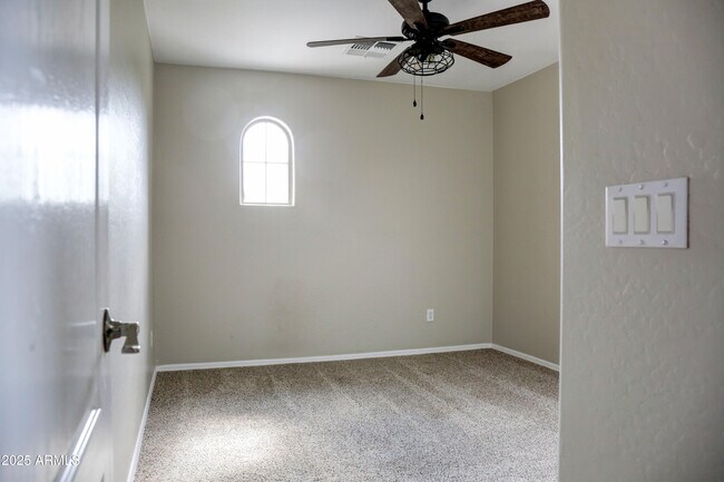 Building Photo - 6656 S Classic Way